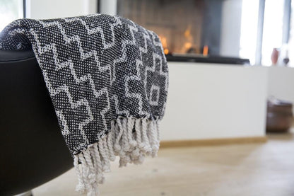 Bomullspledd med frynser i 100% bomull 135 x 200 cm. fra Rugs’N’More