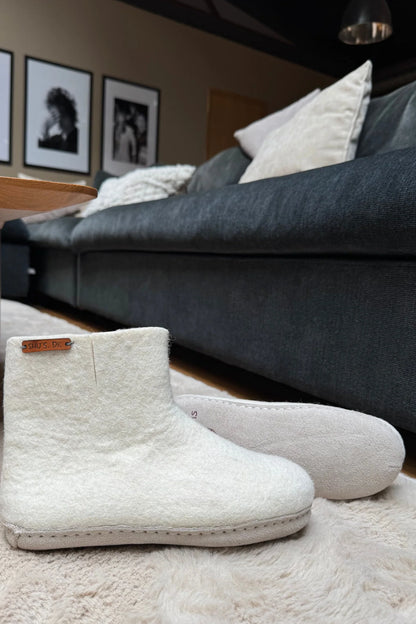 Ullstøvel (100 % ren ull) – Modell Beige m/såle i skinn
